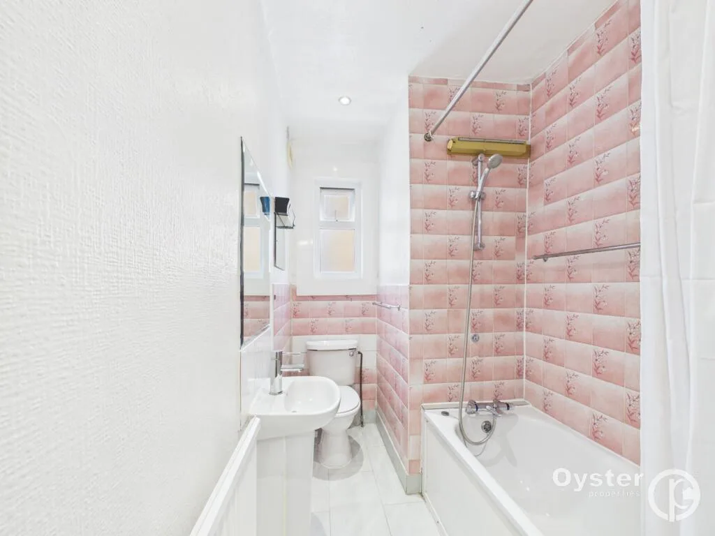 3 bedroom maisonette for rent