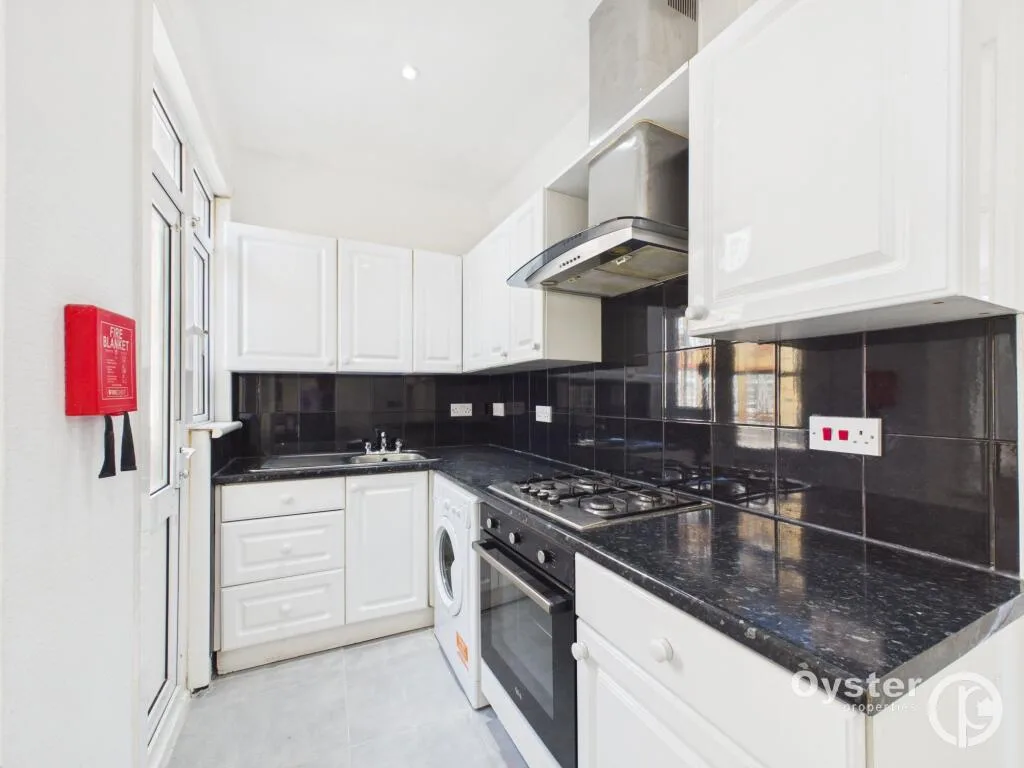 3 bedroom maisonette for rent