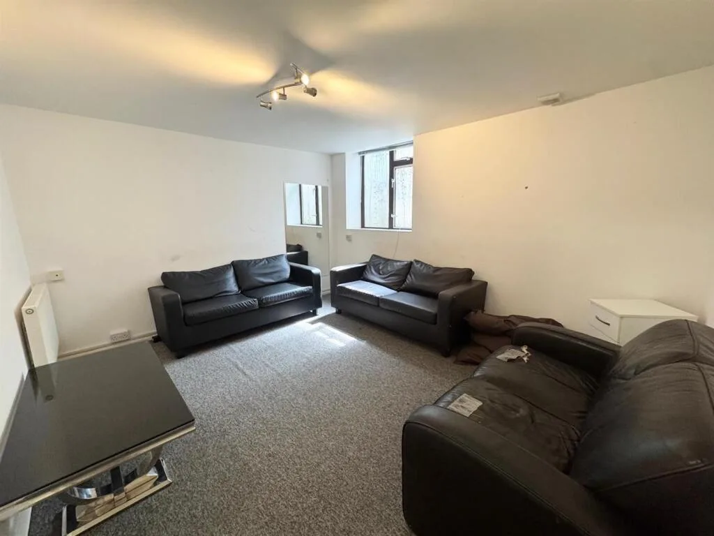 5 bedroom house for rent