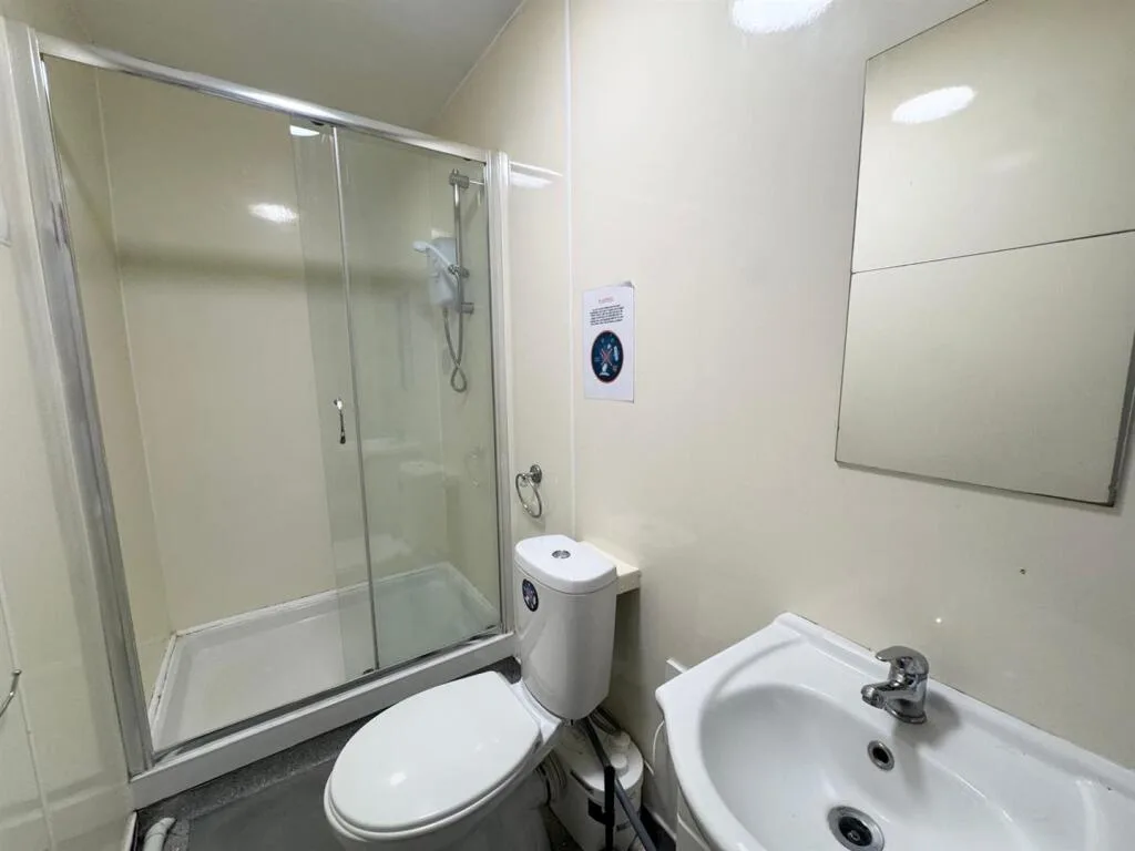 5 bedroom house for rent