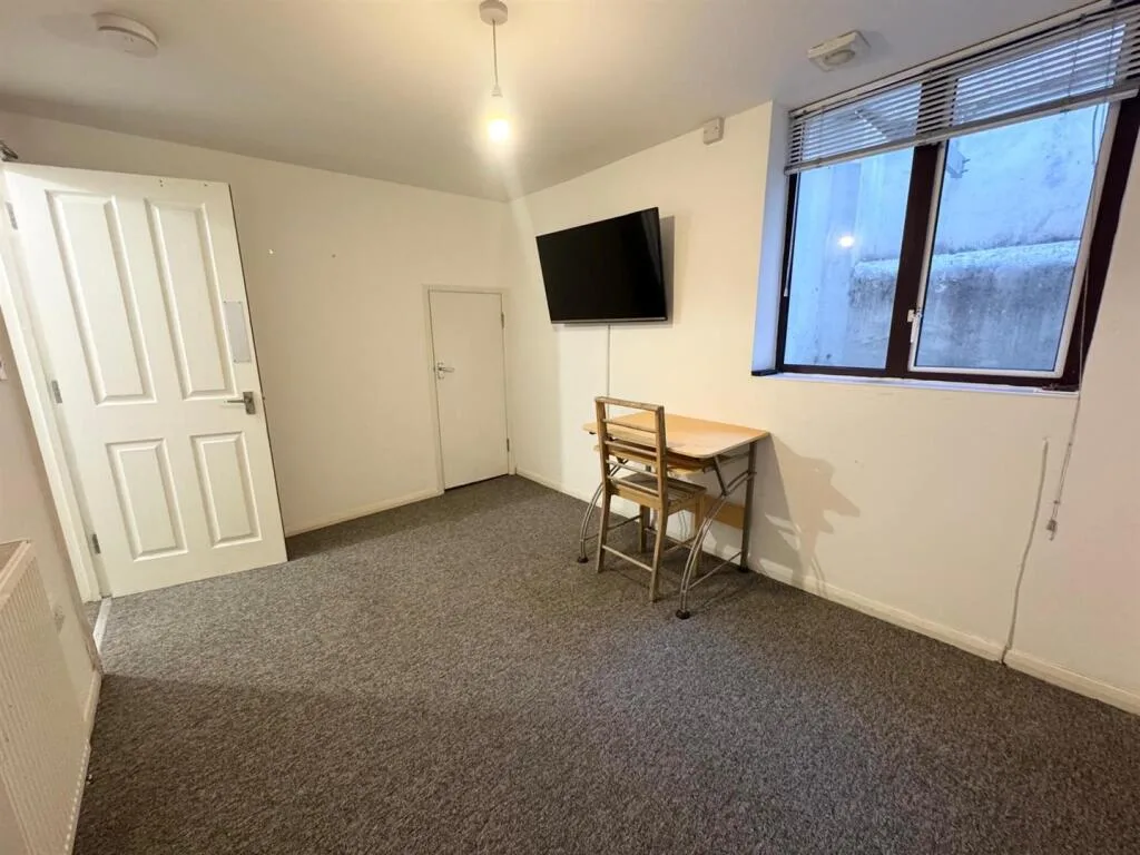 5 bedroom house for rent