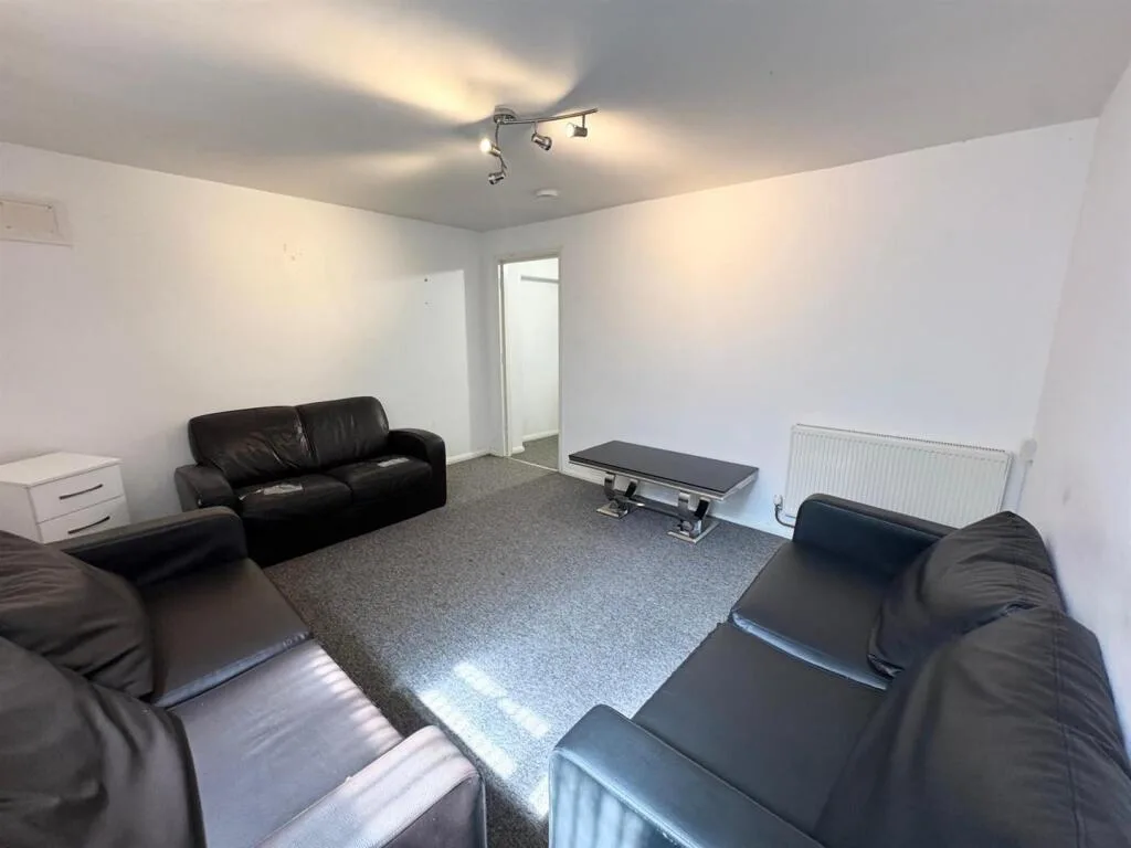 5 bedroom house for rent