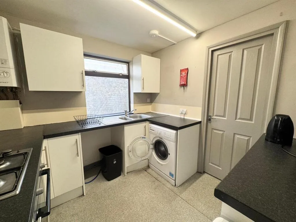 5 bedroom house for rent