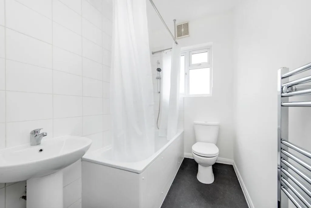 2 bedroom maisonette for rent