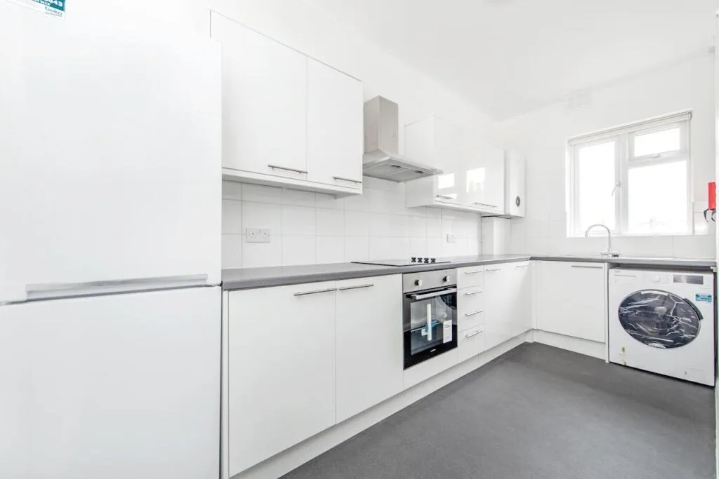 2 bedroom maisonette for rent
