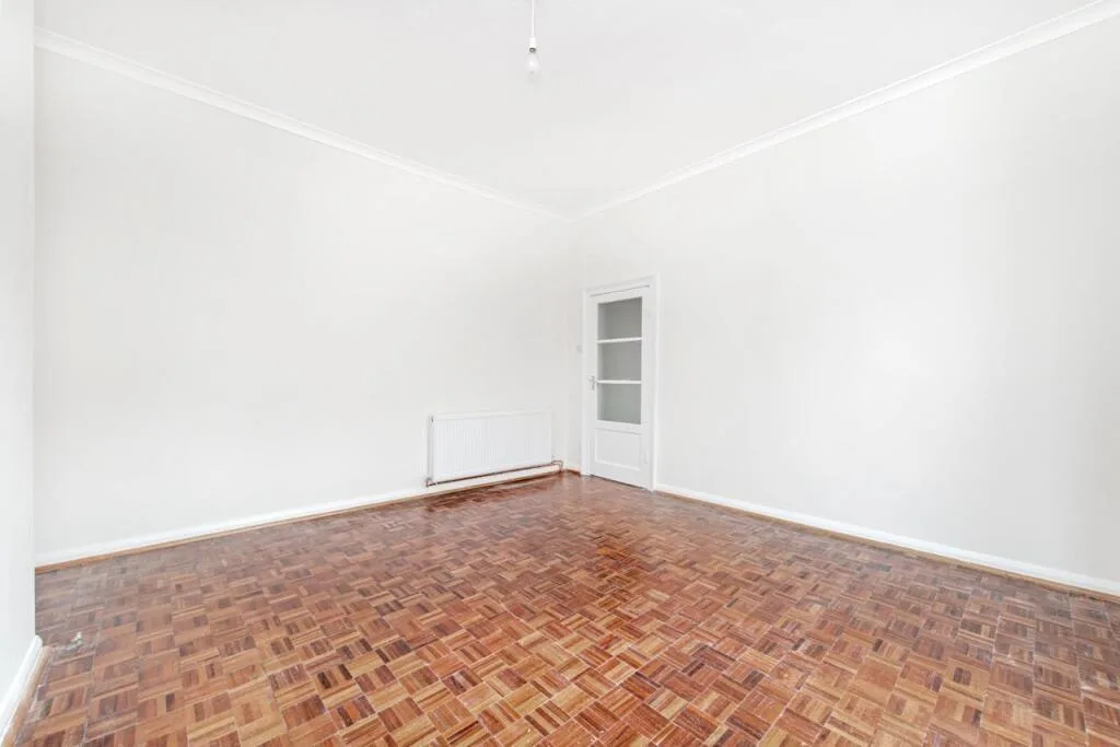 2 bedroom maisonette for rent
