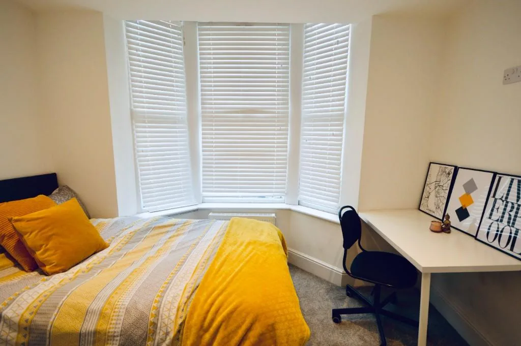6 bedroom terraced house for rent