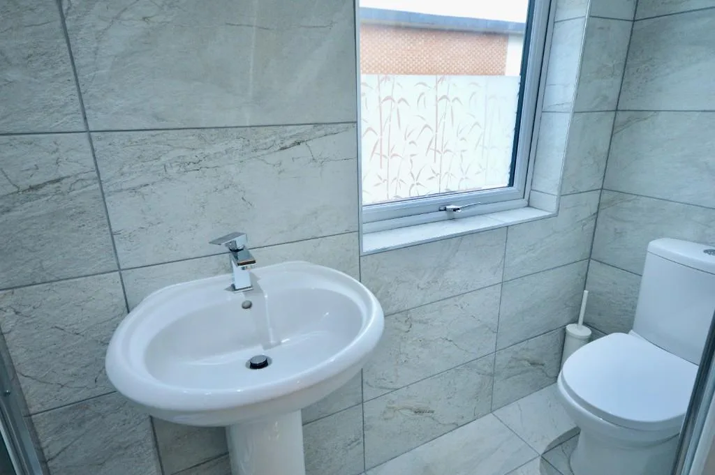 6 bedroom terraced house for rent