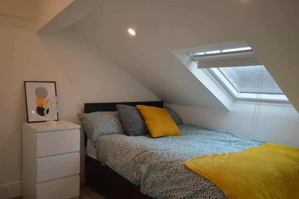 6 bedroom terraced house for rent