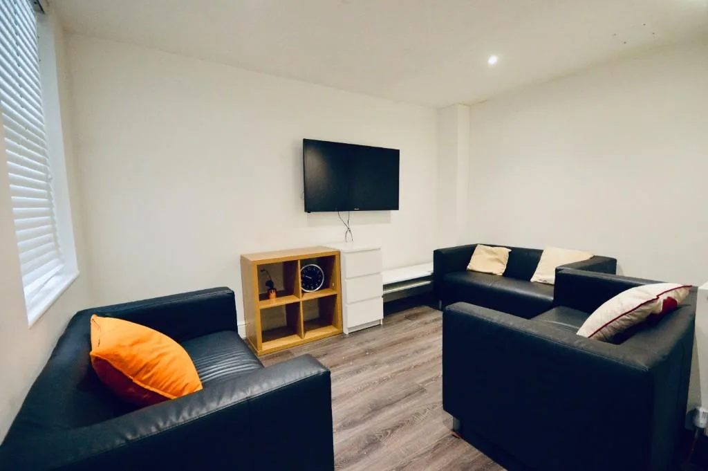 6 bedroom terraced house for rent