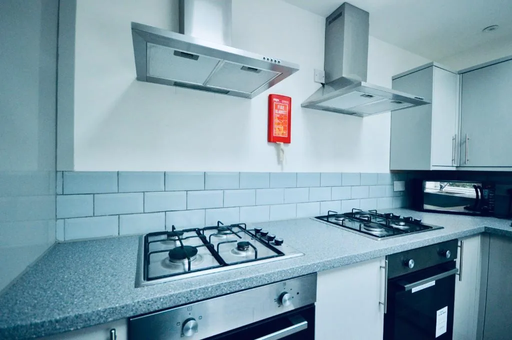 6 bedroom terraced house for rent