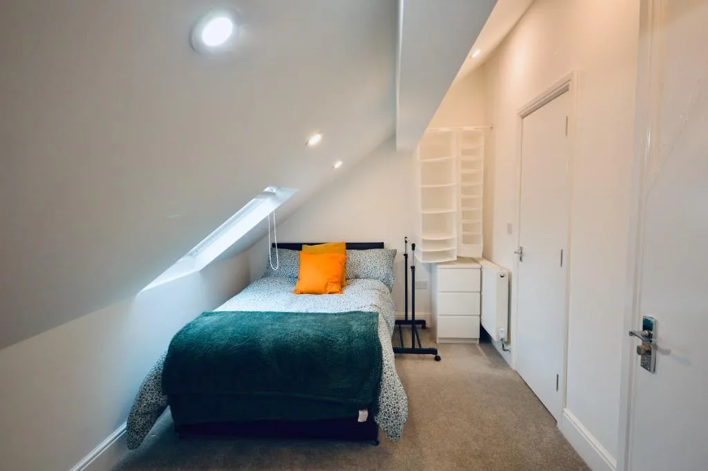 6 bedroom terraced house for rent