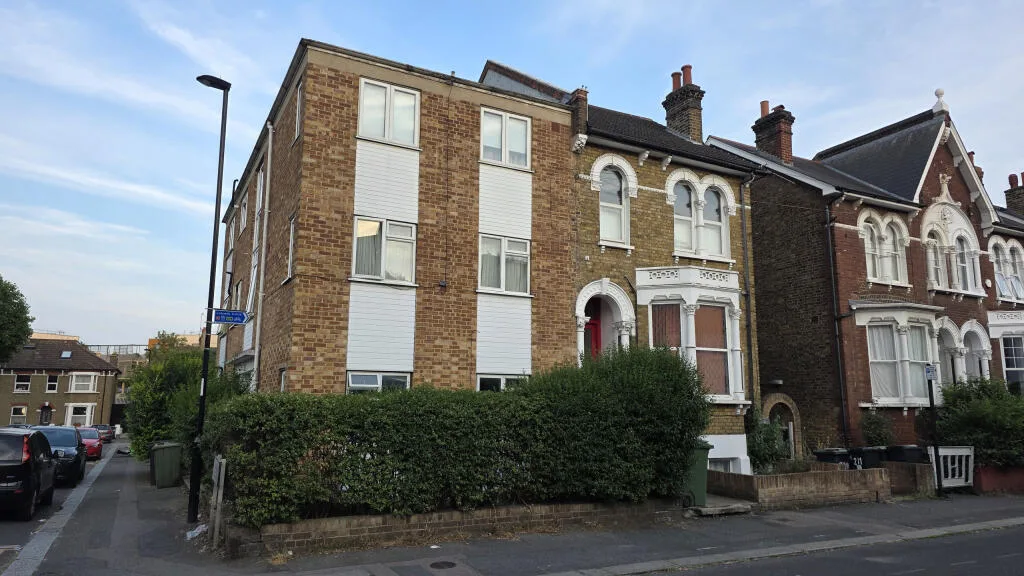 2 bedroom maisonette for rent