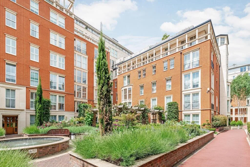 2 bedroom ground floor flat for rent