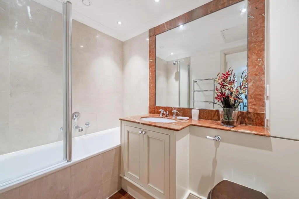2 bedroom ground floor flat for rent
