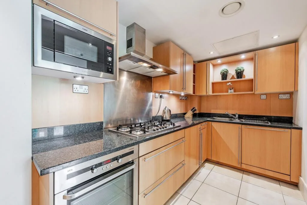 2 bedroom ground floor flat for rent