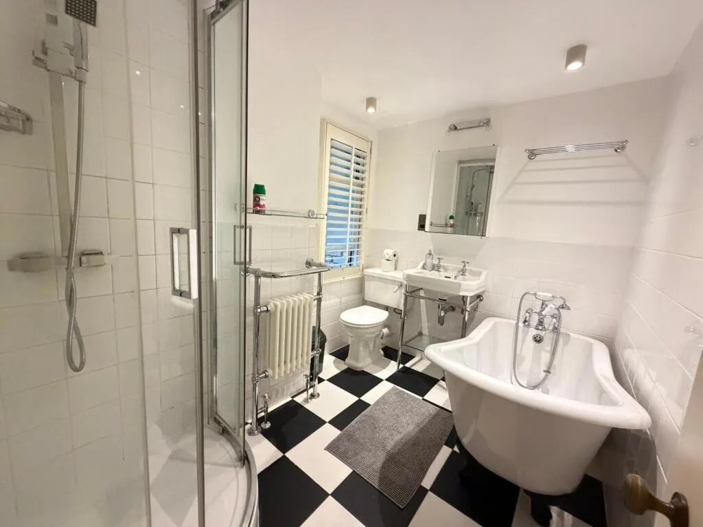 3 bedroom flat for rent