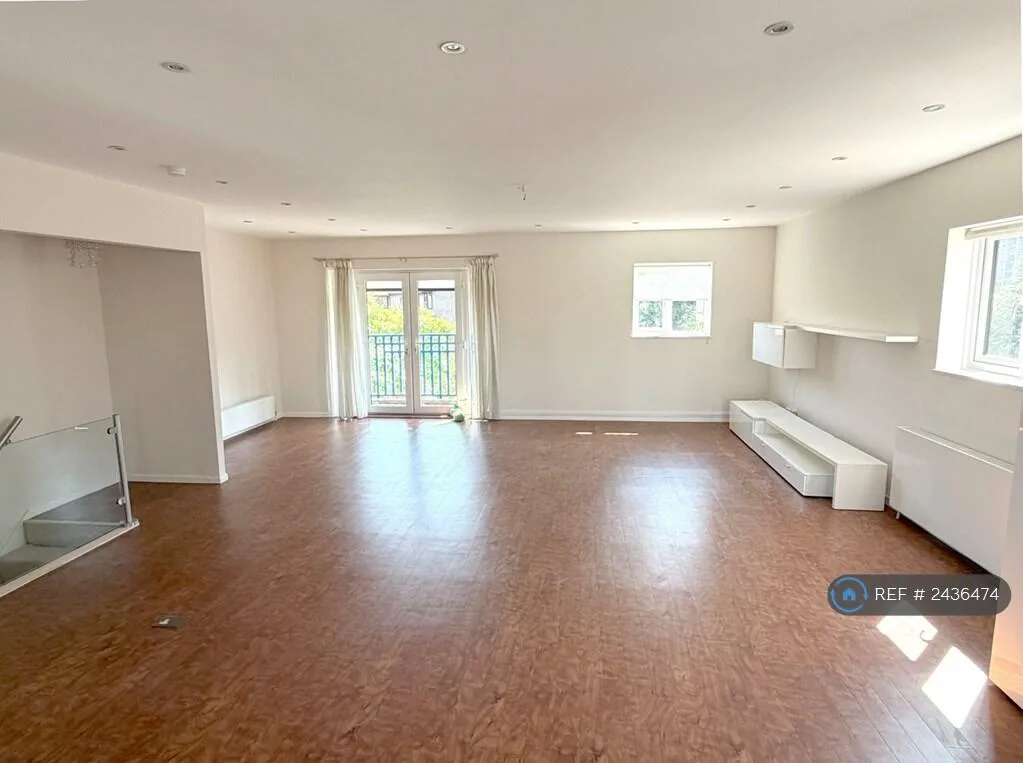3 bedroom flat for rent