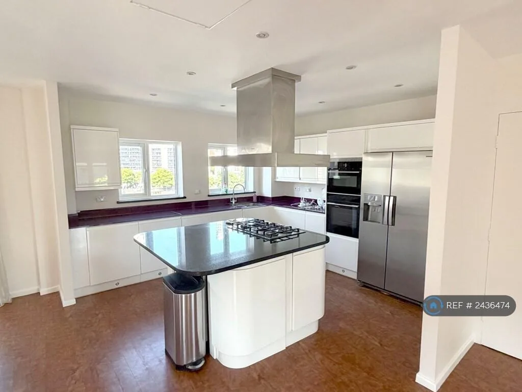 3 bedroom flat for rent