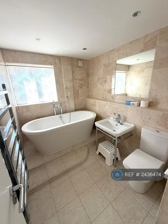 3 bedroom flat for rent