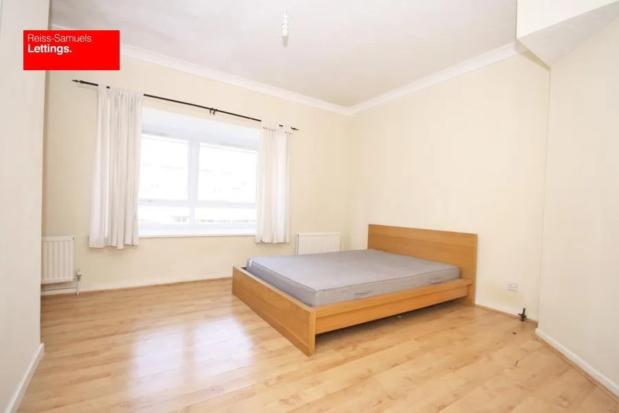 5 bedroom end of terrace house for rent