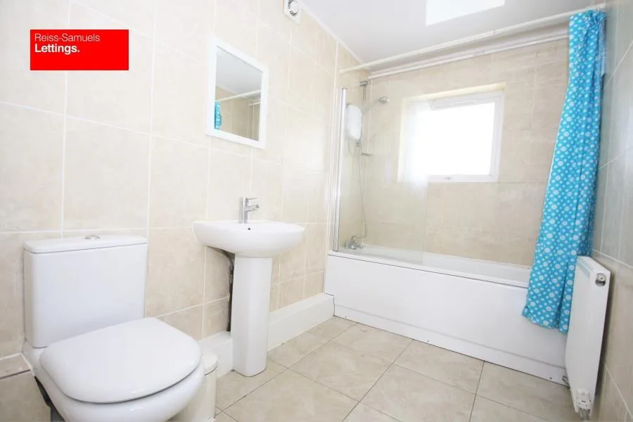 5 bedroom end of terrace house for rent