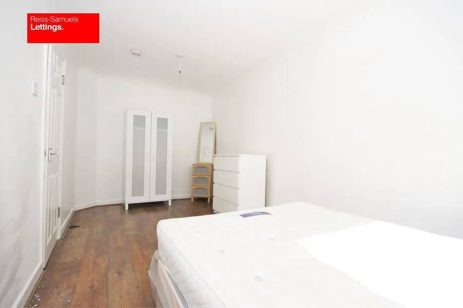5 bedroom end of terrace house for rent