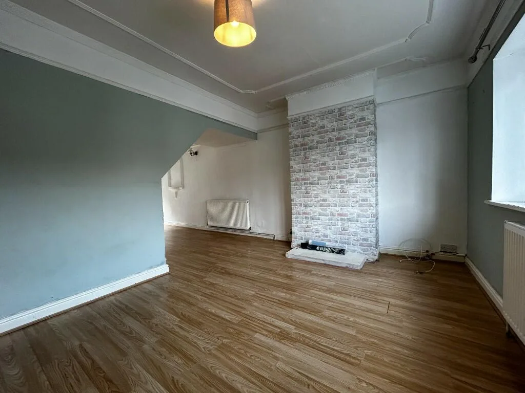 3 bedroom end of terrace house for rent