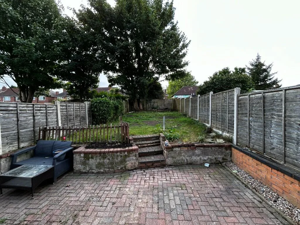 3 bedroom end of terrace house for rent