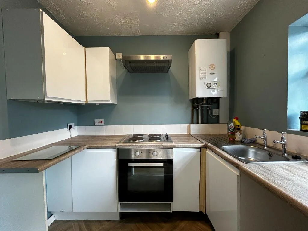 3 bedroom end of terrace house for rent