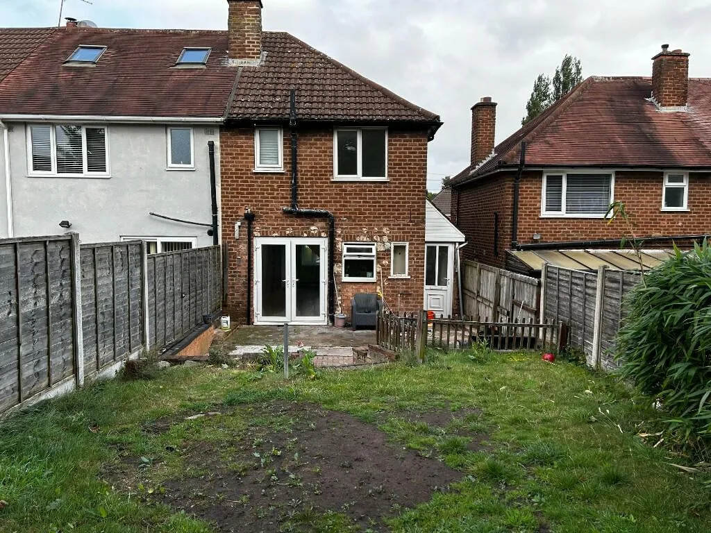 3 bedroom end of terrace house for rent