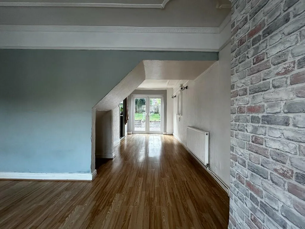 3 bedroom end of terrace house for rent