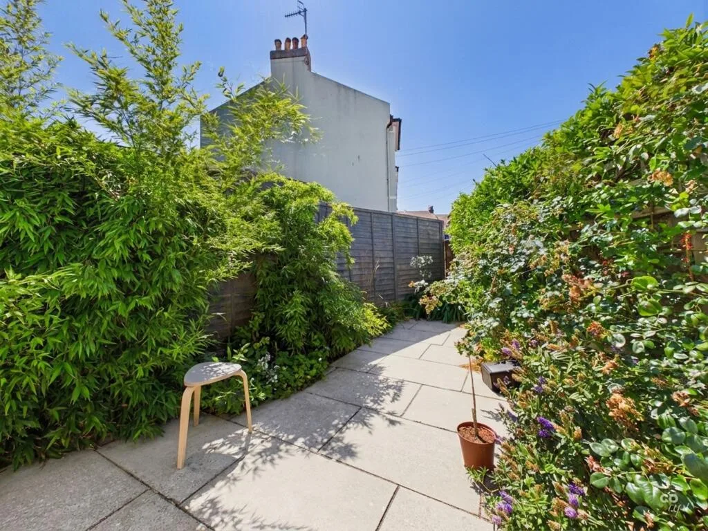 1 bedroom end of terrace house for rent