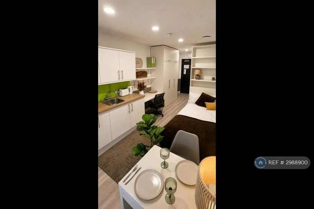 Studio flat for rent