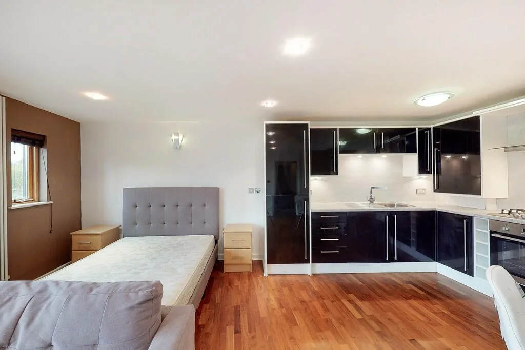 Studio flat for rent