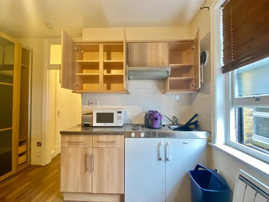 Studio flat for rent
