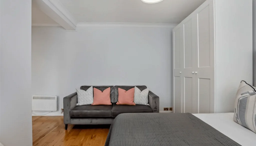 Studio flat for rent