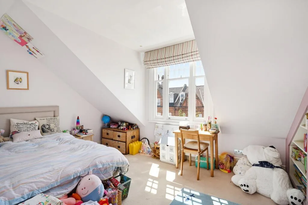5 bedroom terraced house for rent
