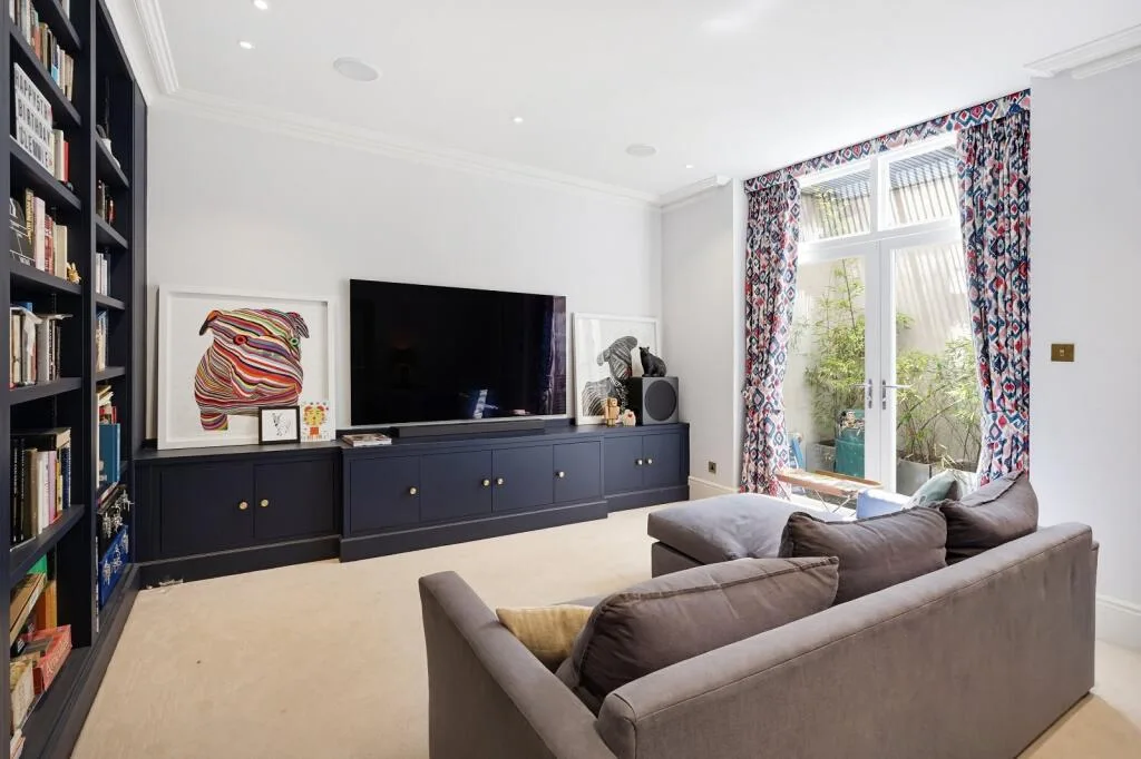 5 bedroom terraced house for rent