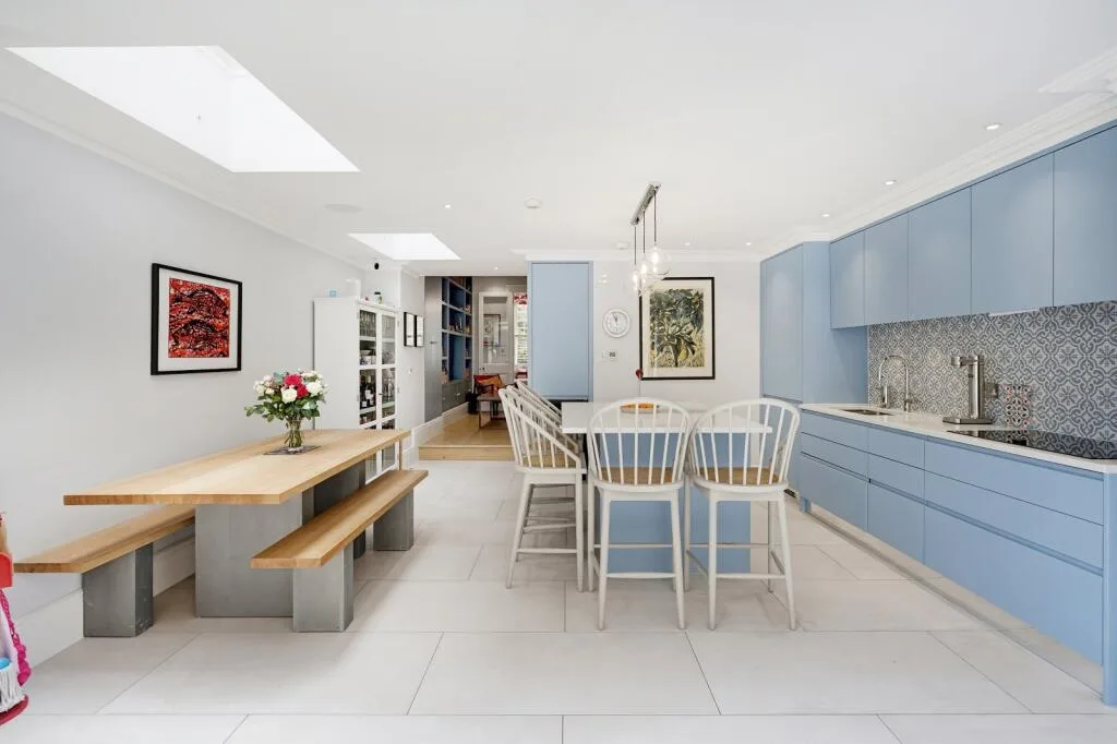 5 bedroom terraced house for rent