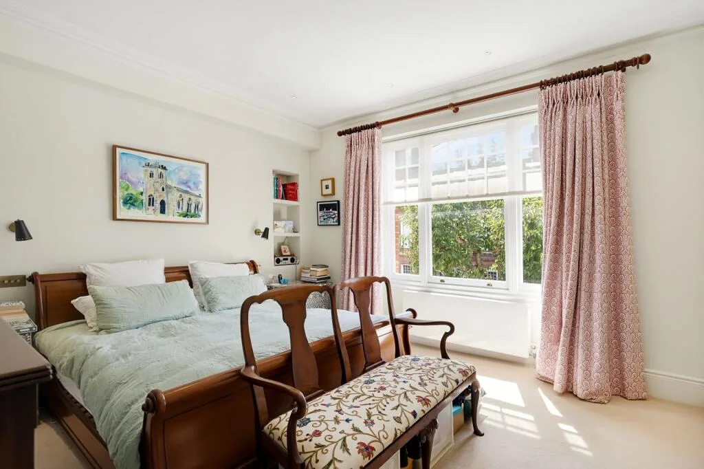 5 bedroom terraced house for rent