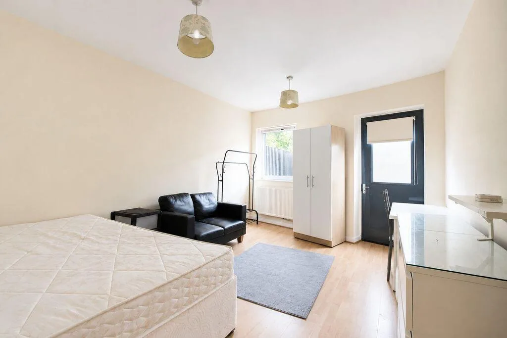 3 bedroom town house for rent