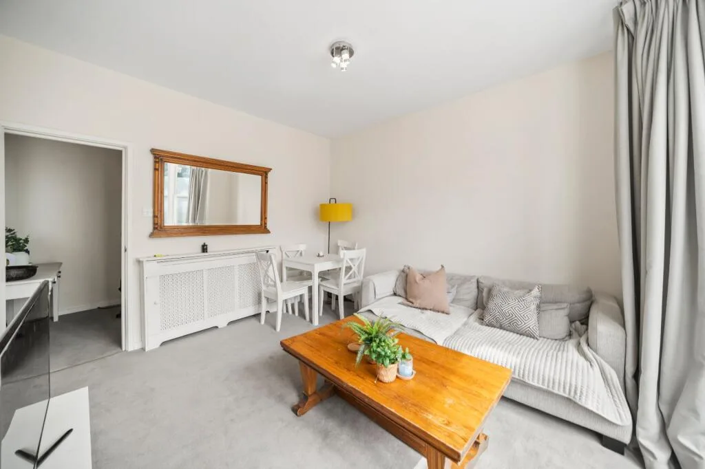 2 bedroom house for rent