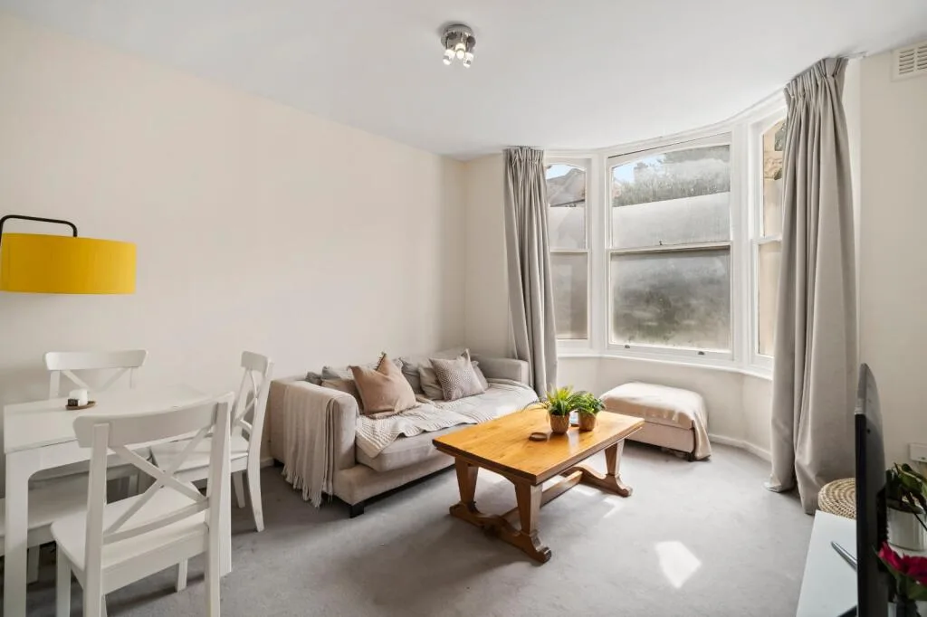 2 bedroom house for rent
