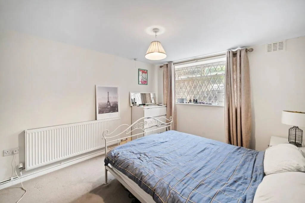 2 bedroom house for rent