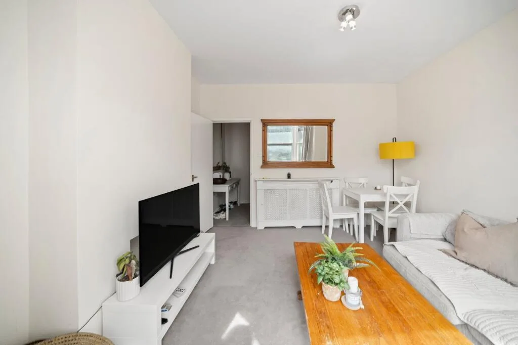 2 bedroom house for rent