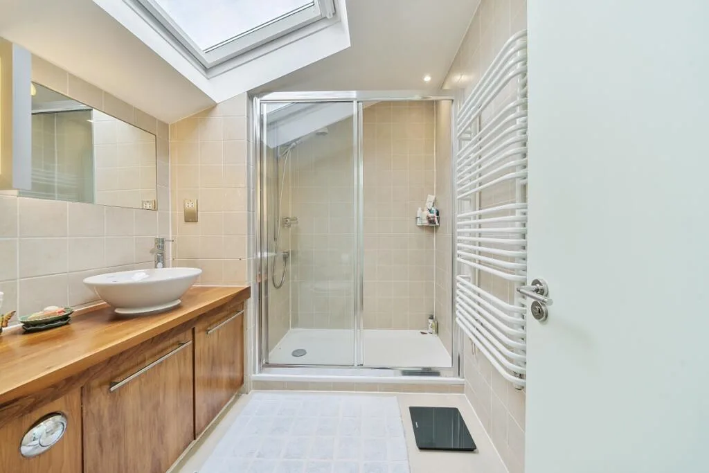 3 bedroom mews property for rent