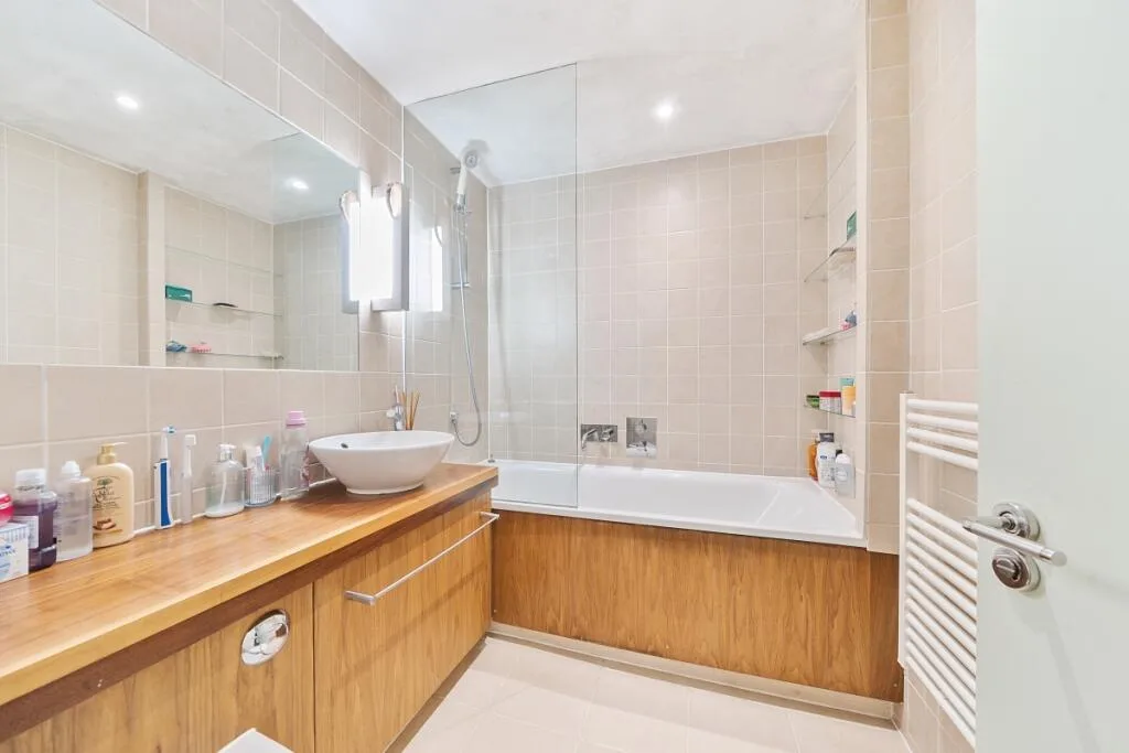3 bedroom mews property for rent