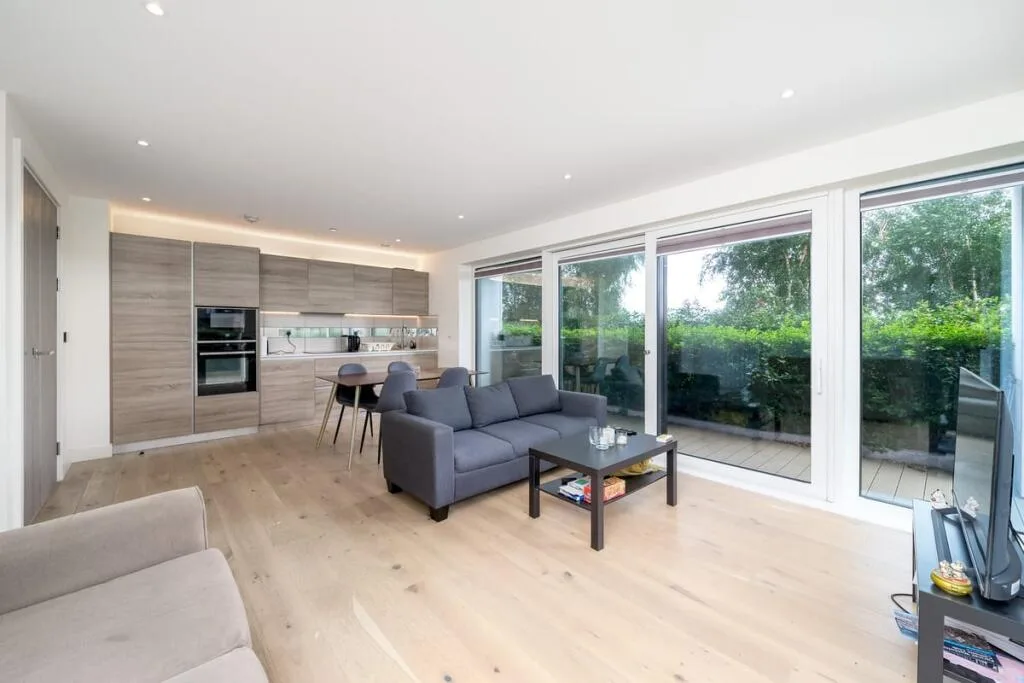 3 bedroom ground floor flat for rent