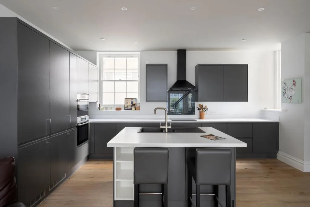 4 bedroom mews property for rent